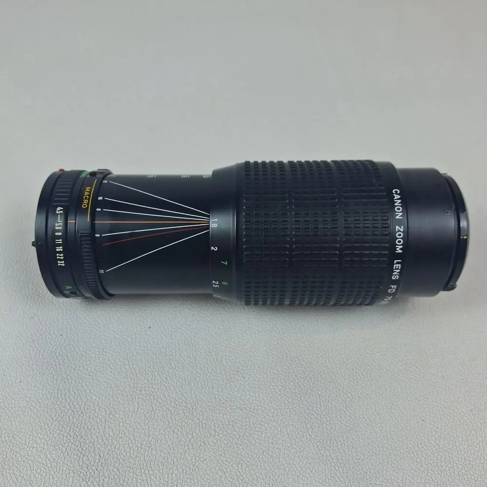 Canon FD 75-200mm f/4.5 Lens